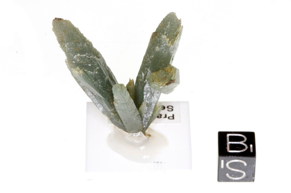 Seriphos Prase – Authentic Greek Green Quartz Treasures w.Legendary Hedenbergite Glow (Kopie)
